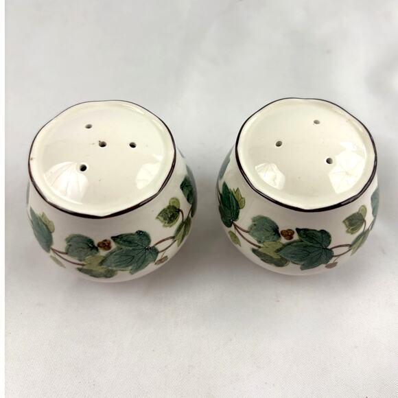VTG Green Ivy Plant Salt and Pepper Ceramic Shakers Japan Set - Picture 2 of 16
